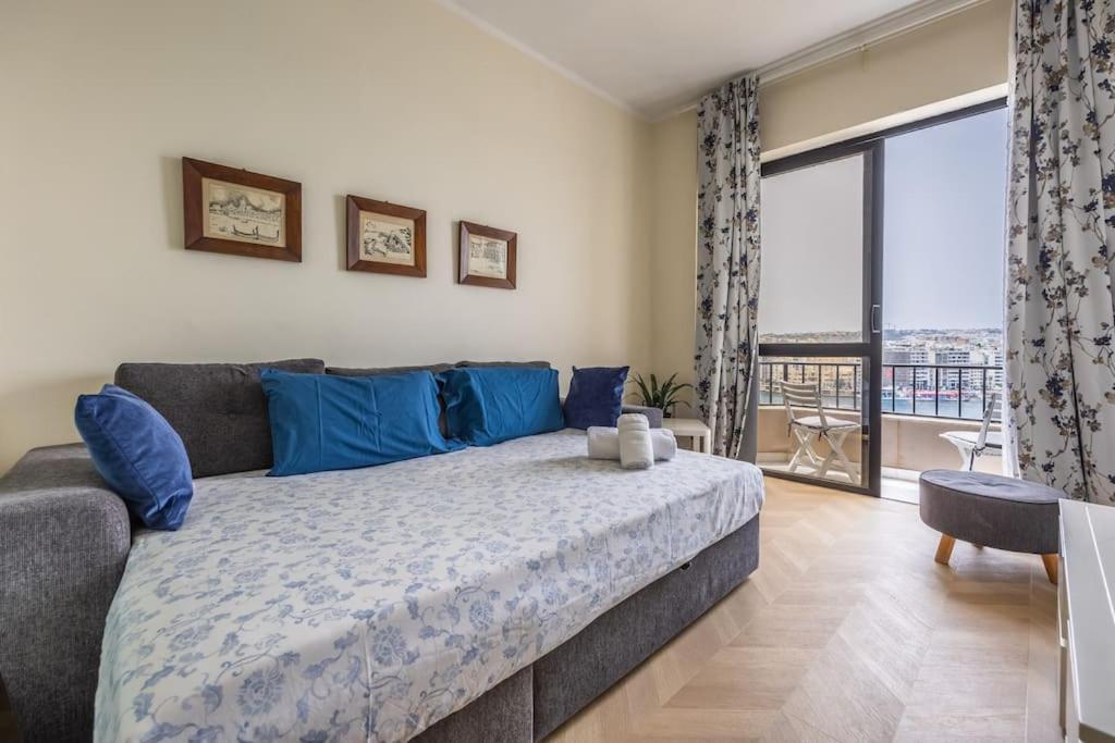 Sunny Side Sliema